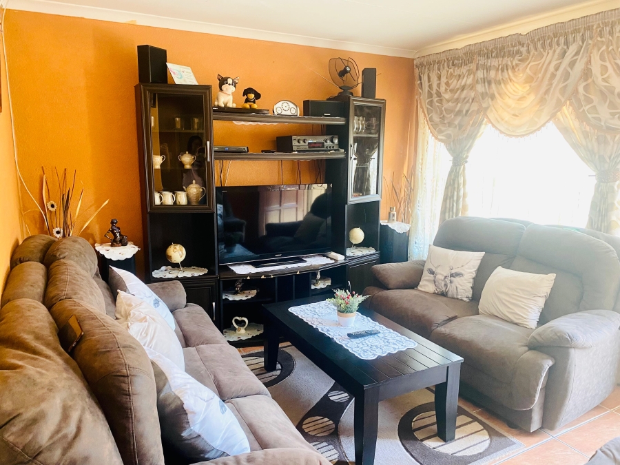 3 Bedroom Property for Sale in Geelhoutpark North West